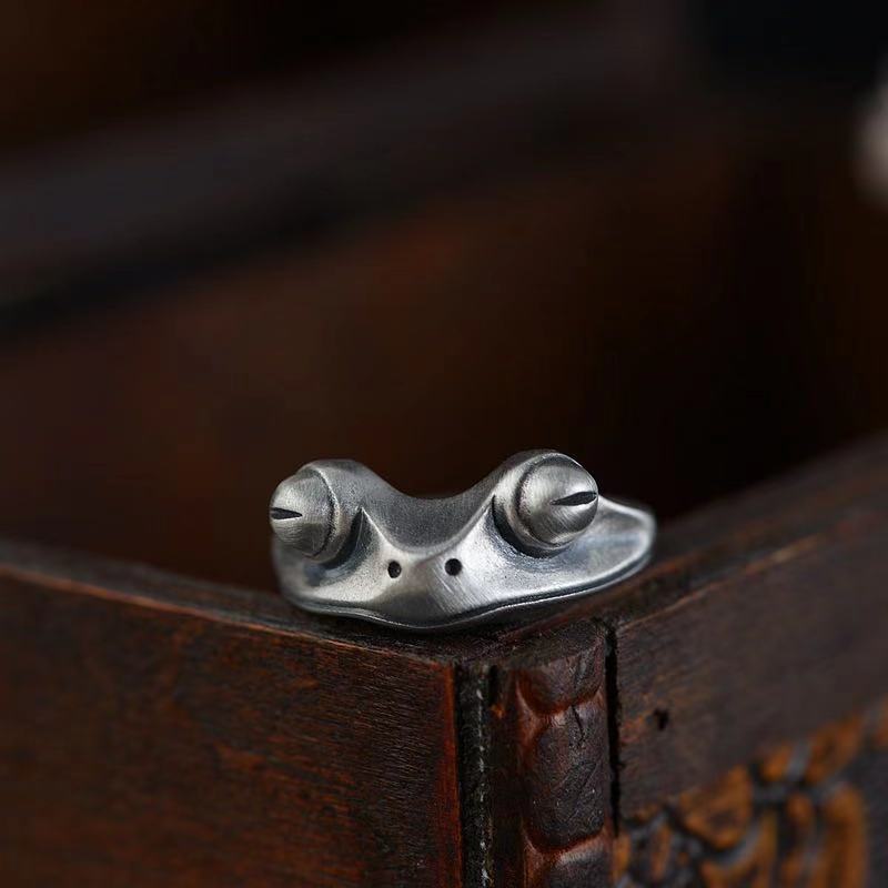Retro Distressed Frog Ring For - огляд і ціна Men Accessories Drawing
